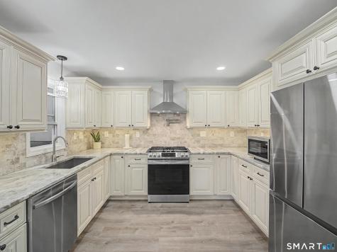 80 Lakeview Terrace New Haven CT 06511