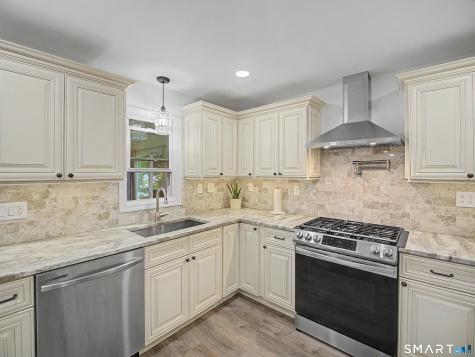 80 Lakeview Terrace New Haven CT 06511
