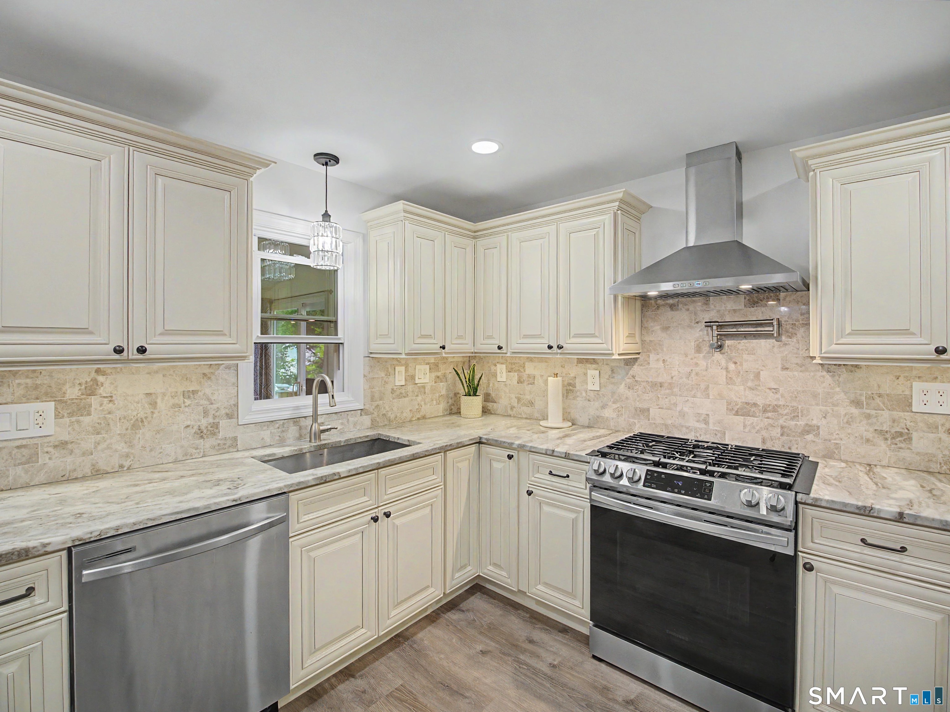 80 Lakeview Terrace New Haven CT 06511