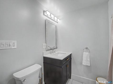 80 Lakeview Terrace New Haven CT 06511