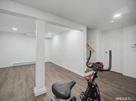 80 Lakeview Terrace New Haven CT 06511
