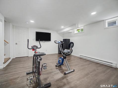 80 Lakeview Terrace New Haven CT 06511