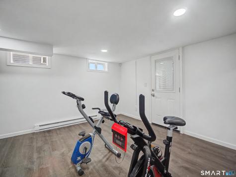 80 Lakeview Terrace New Haven CT 06511