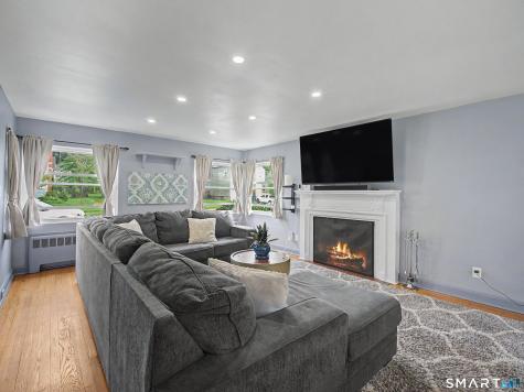 80 Lakeview Terrace New Haven CT 06511