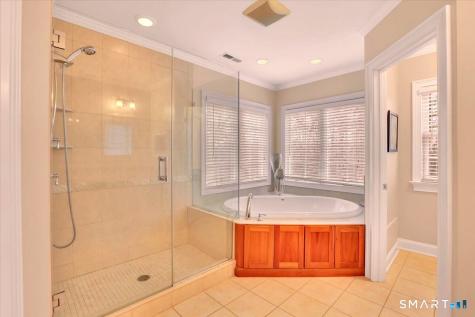 26 Berkshire Crossing Avon CT 06001