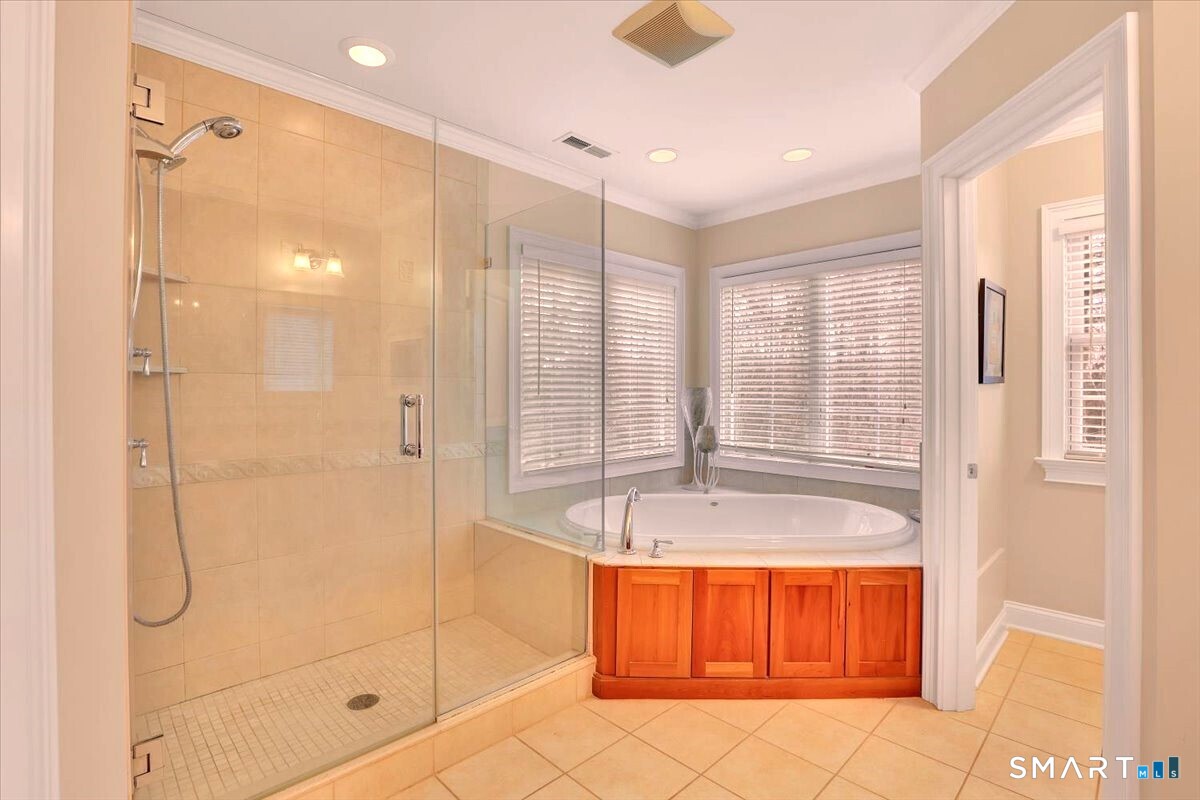 26 Berkshire Crossing Avon CT 06001