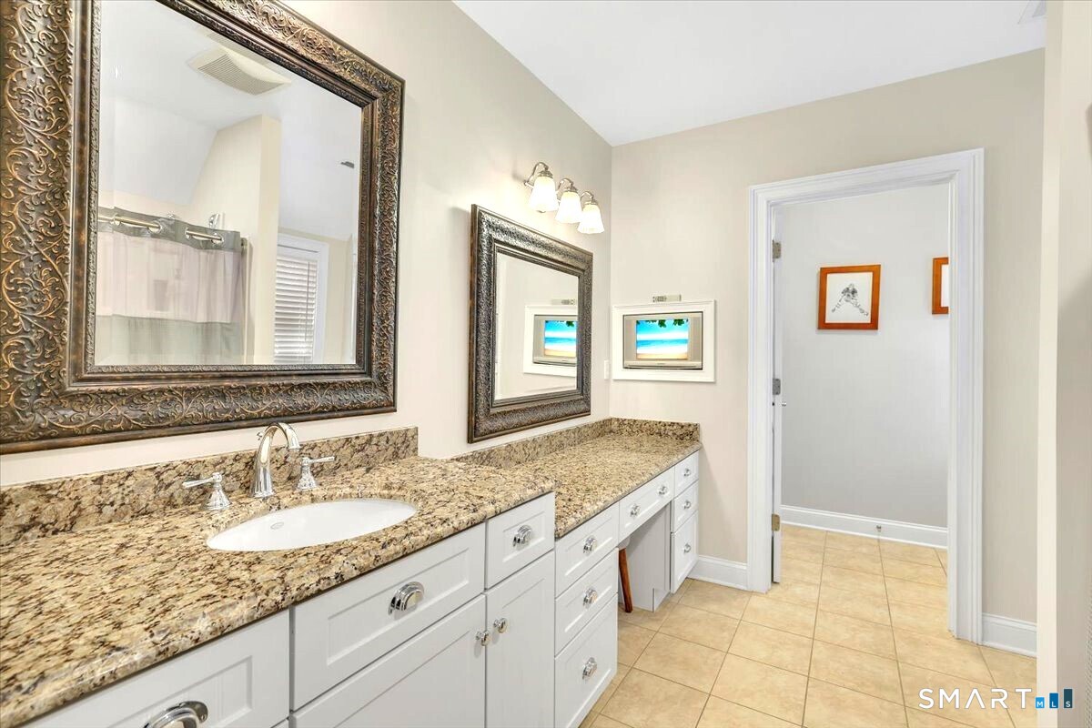 26 Berkshire Crossing Avon CT 06001