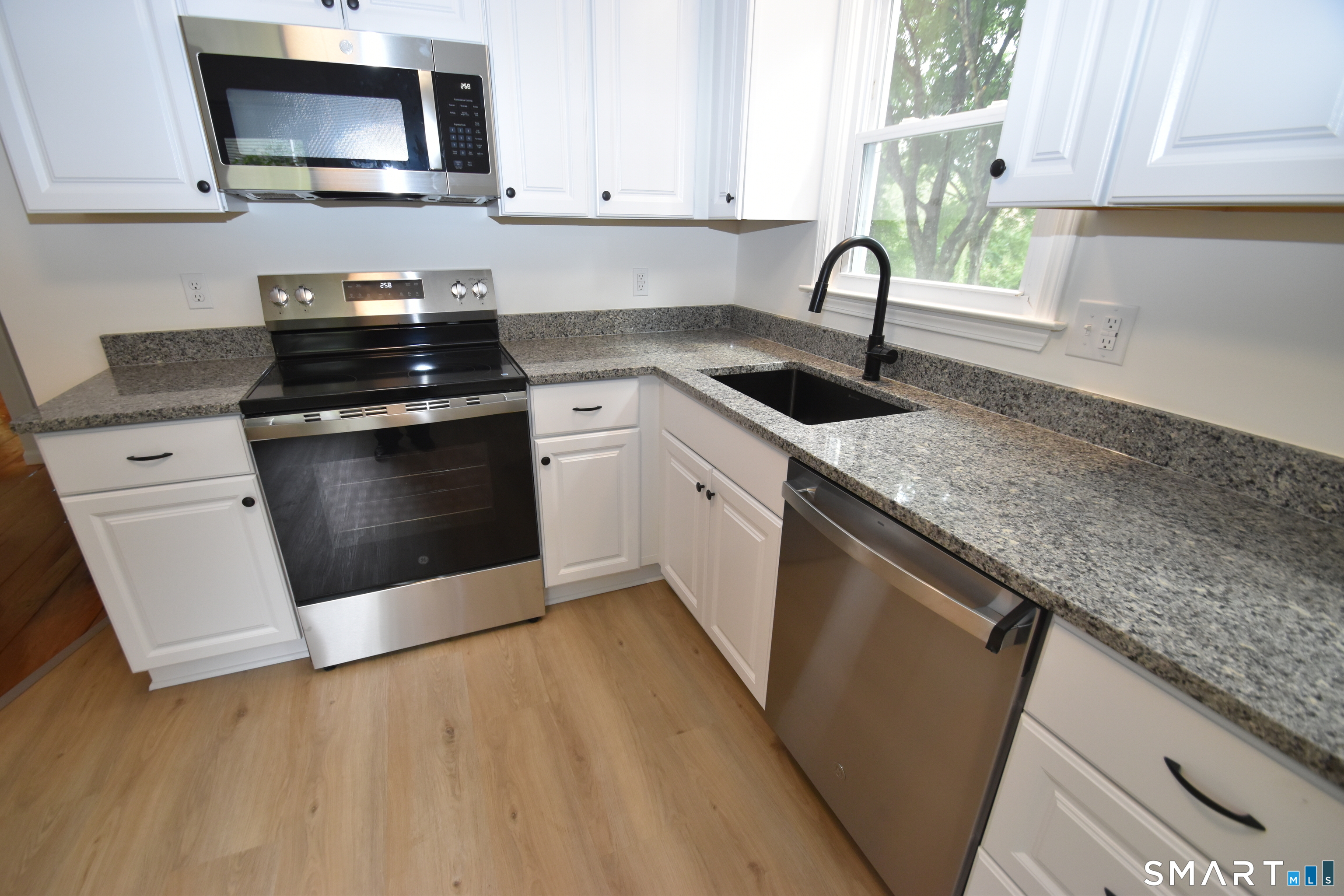 28 Hickory Road Colchester CT 06415