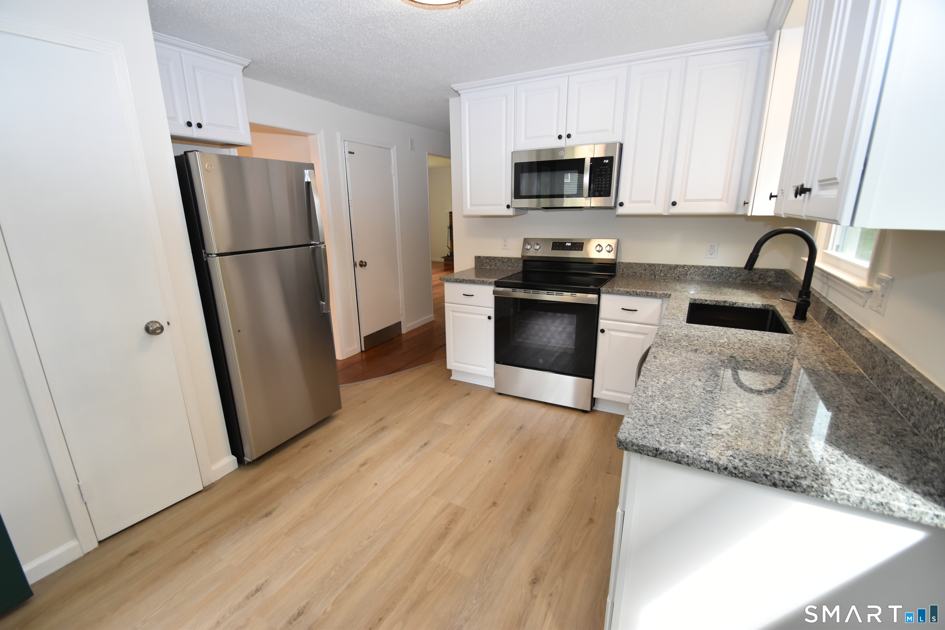 28 Hickory Road Colchester CT 06415