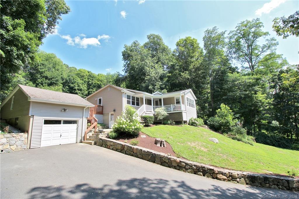 11 Old Middle Road Brookfield CT 06804