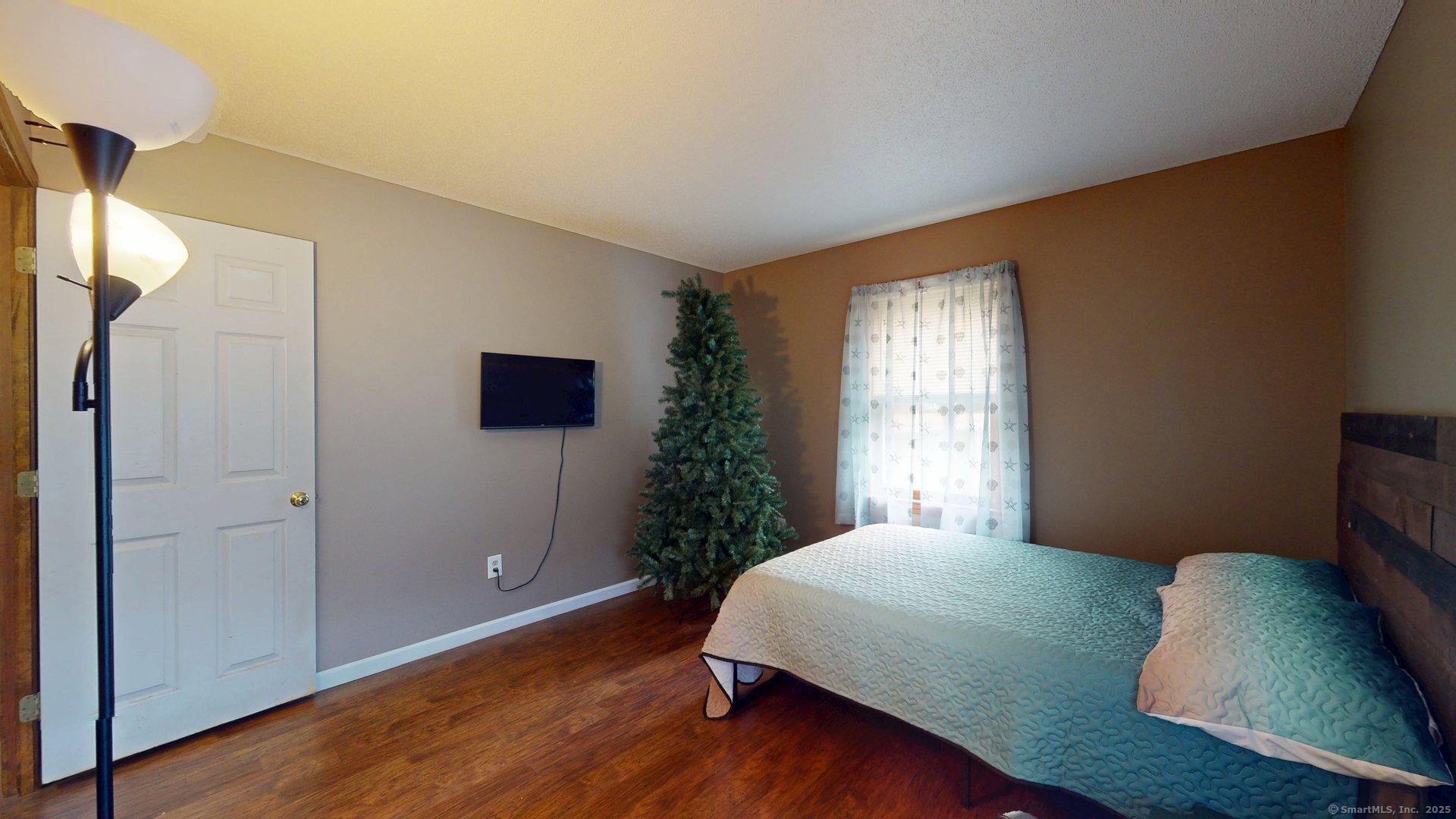 28 Eileen Lane Enfield CT 06082