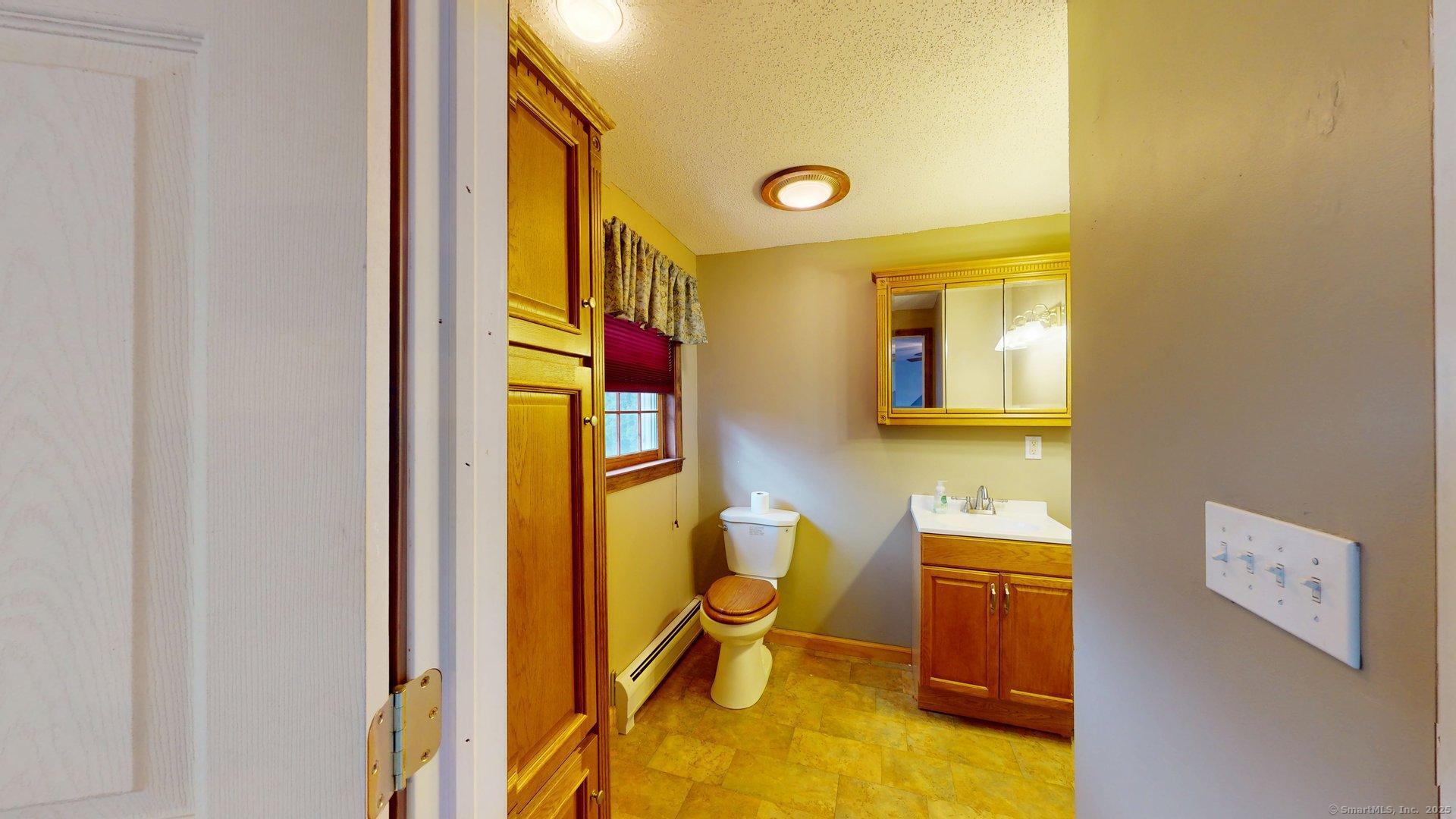 28 Eileen Lane Enfield CT 06082