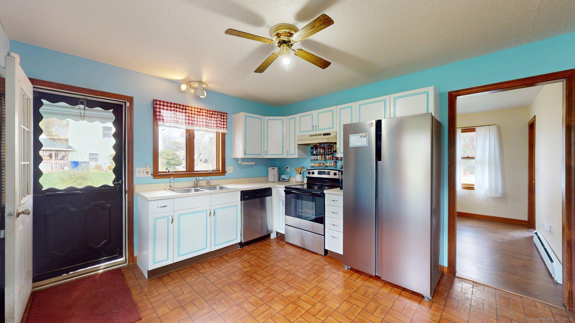 28 Eileen Lane Enfield CT 06082