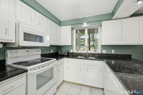 125 Lamplighter Drive Manchester CT 06040
