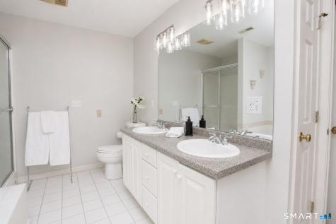 90 Fox Hollow Avon CT 06001