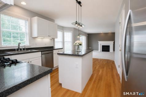 90 Fox Hollow Avon CT 06001