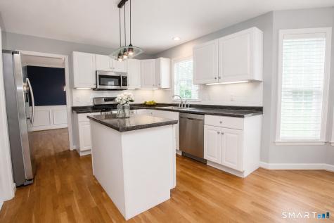 90 Fox Hollow Avon CT 06001
