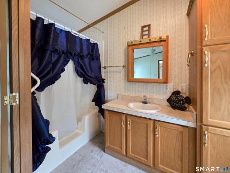 136 Hunters Road Norwich CT 06360