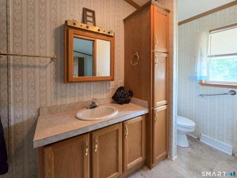 136 Hunters Road Norwich CT 06360