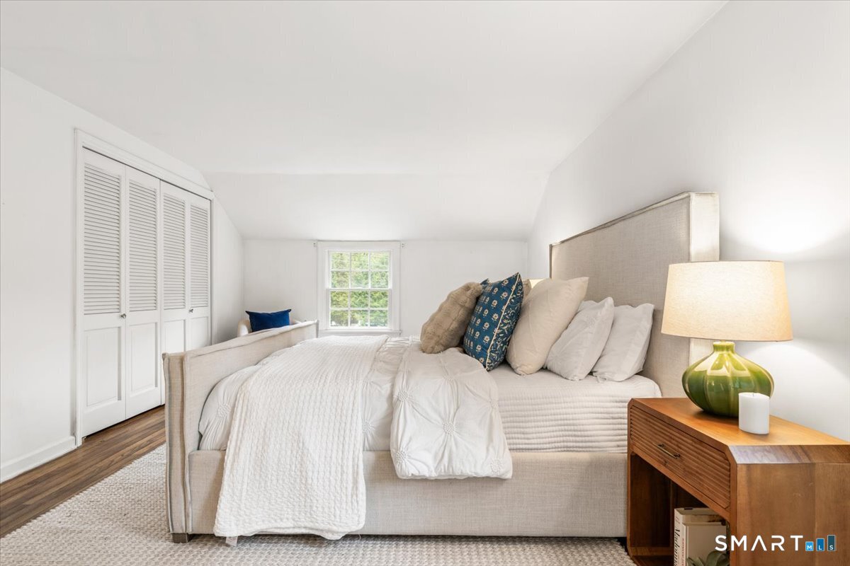 27 White Oak Shade Lane New Canaan CT 06840