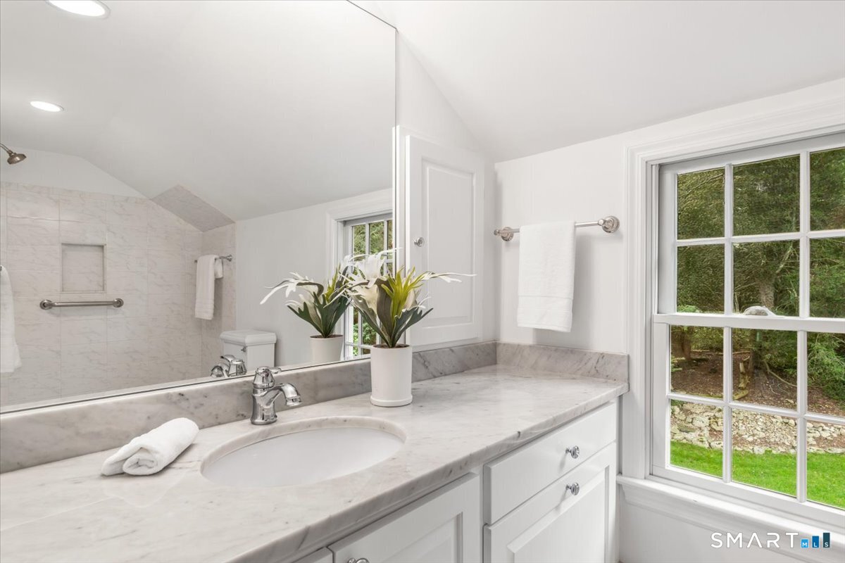 27 White Oak Shade Lane New Canaan CT 06840