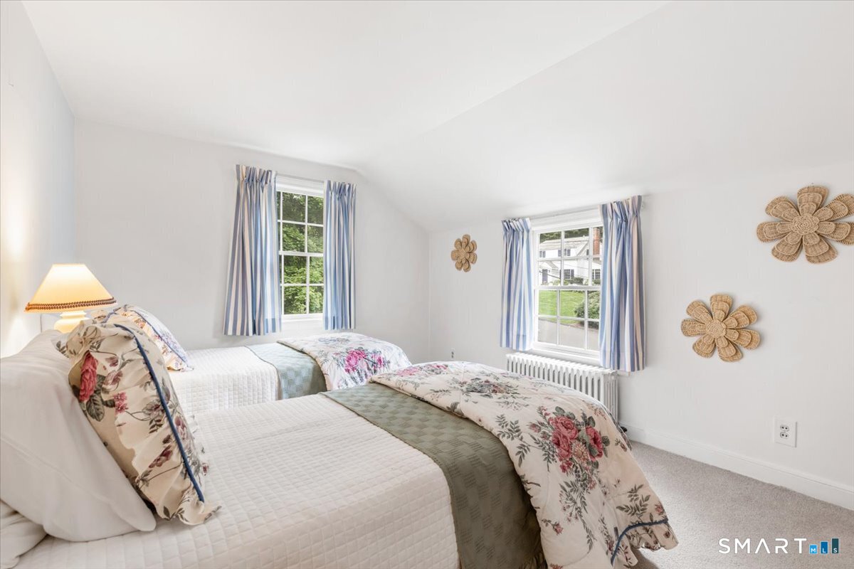 27 White Oak Shade Lane New Canaan CT 06840