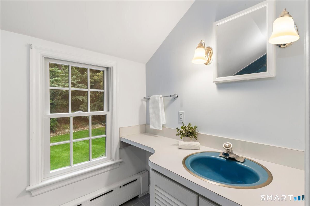27 White Oak Shade Lane New Canaan CT 06840