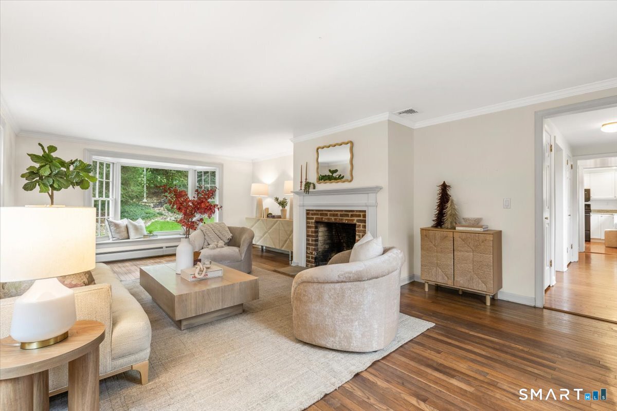 27 White Oak Shade Lane New Canaan CT 06840