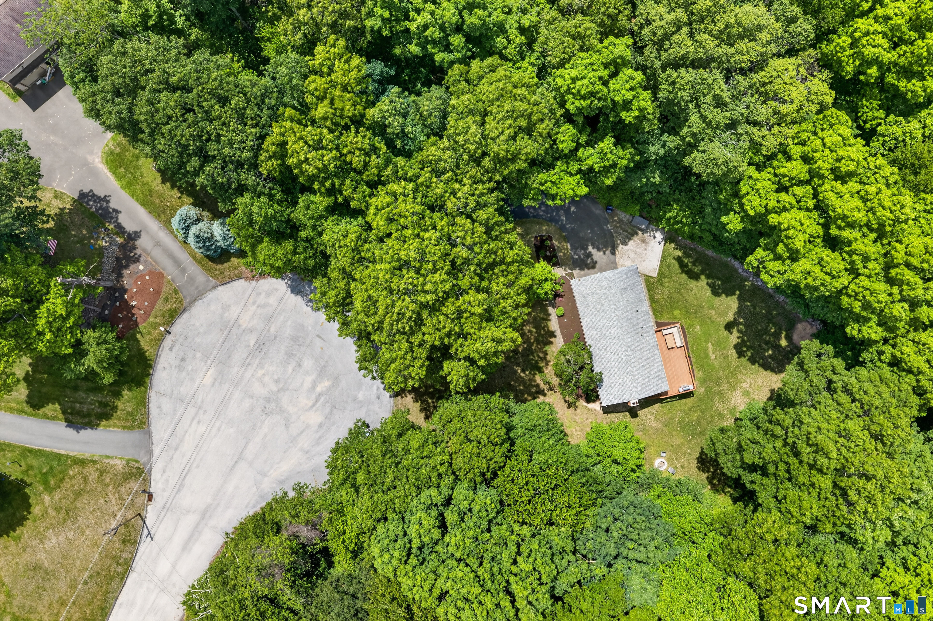 14 Deerfield Drive Newtown CT 06482