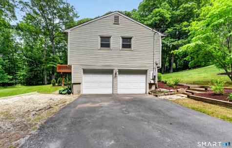 14 Deerfield Drive Newtown CT 06482
