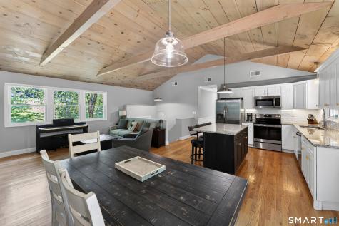 14 Deerfield Drive Newtown CT 06482