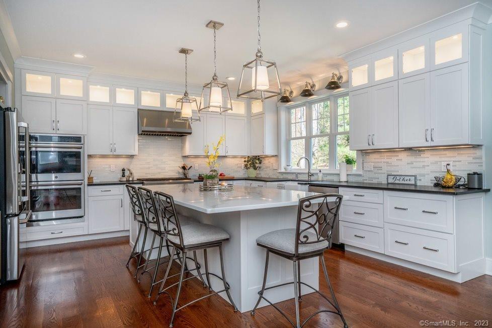 9 Old Farm Drive West Hartford CT 06107