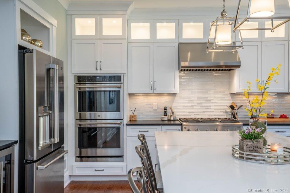 9 Old Farm Drive West Hartford CT 06107