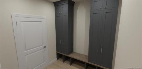 9 Old Farm Drive West Hartford CT 06107