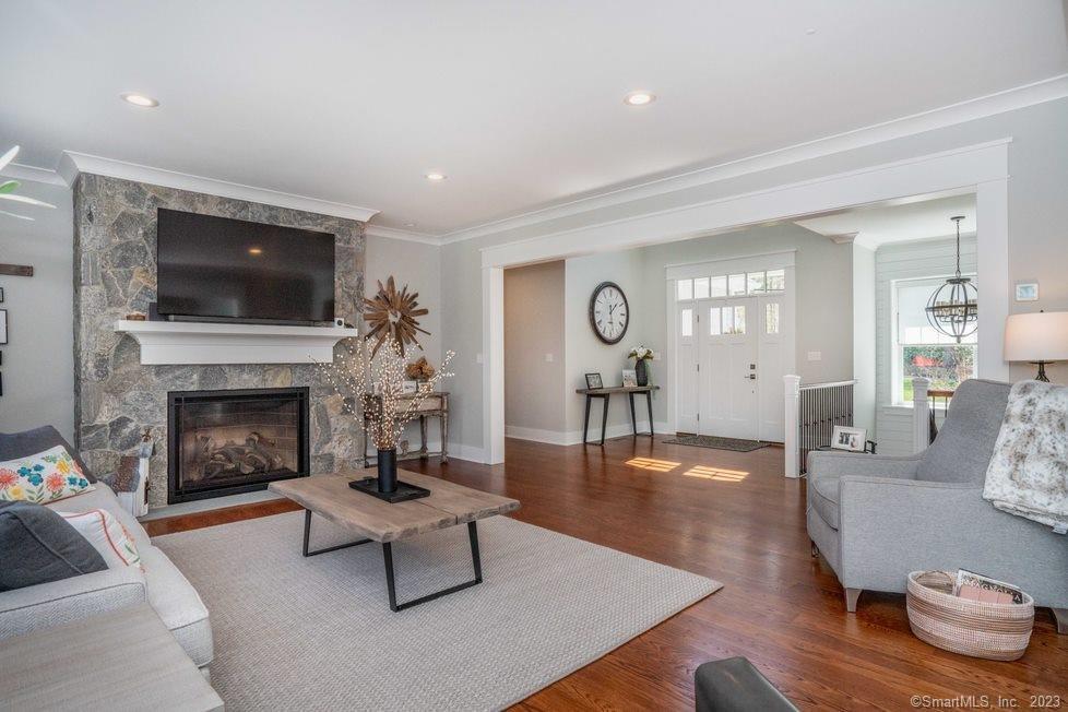 9 Old Farm Drive West Hartford CT 06107