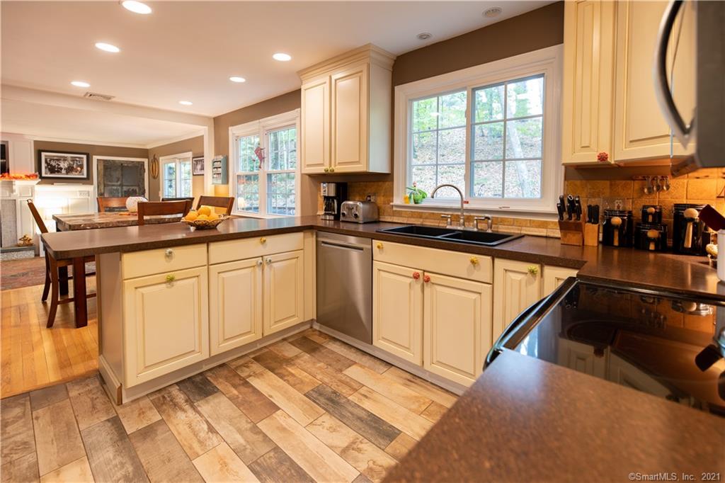 325 Redstone Drive Cheshire CT 06410