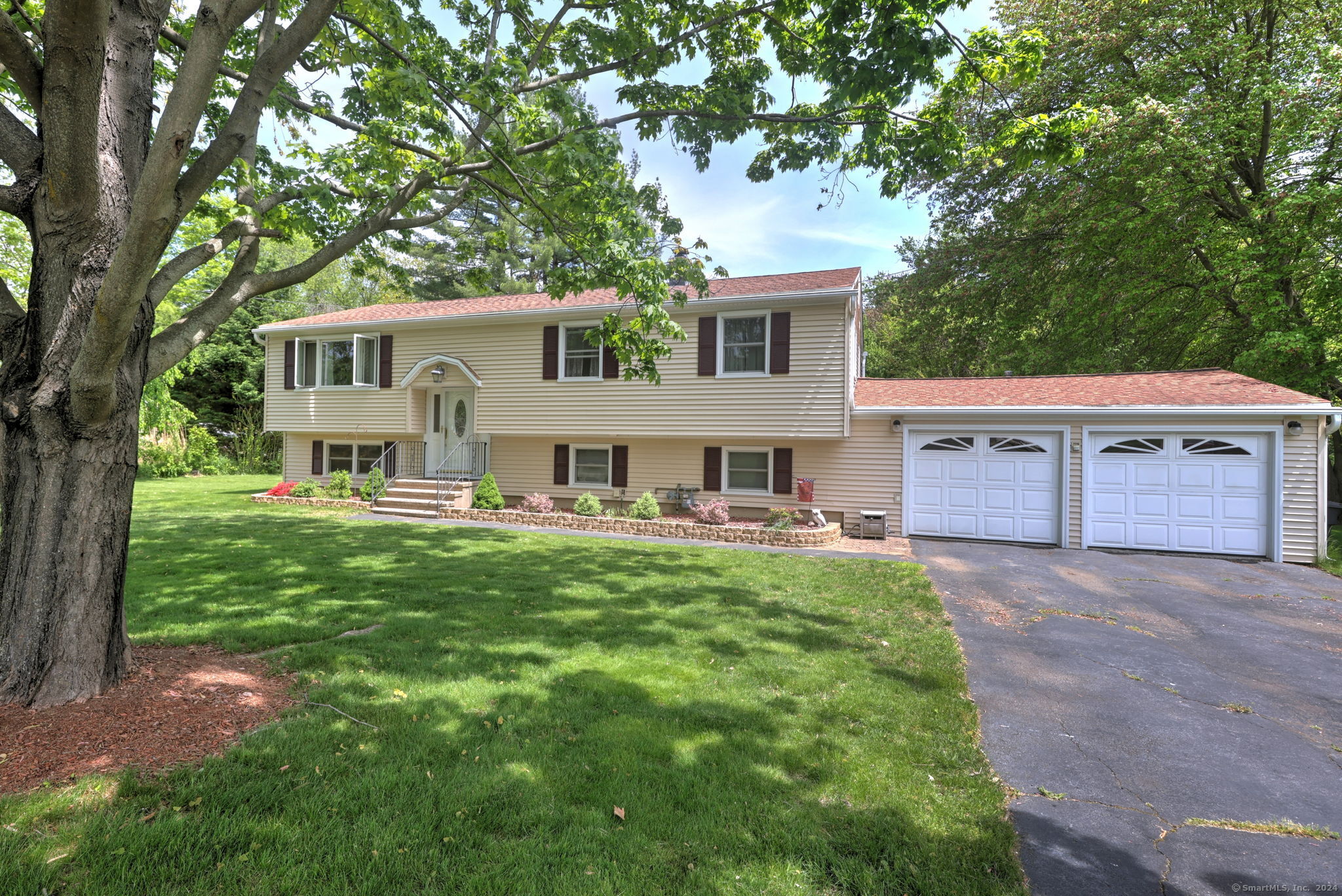 45 Benneville Road Milford CT 06461