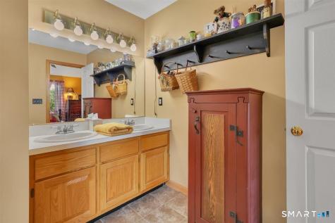 69 Ledgebrook Lane Middletown CT 06457