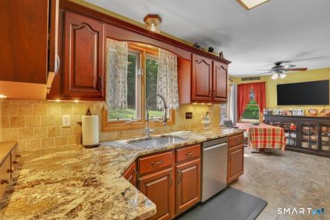 69 Ledgebrook Lane Middletown CT 06457