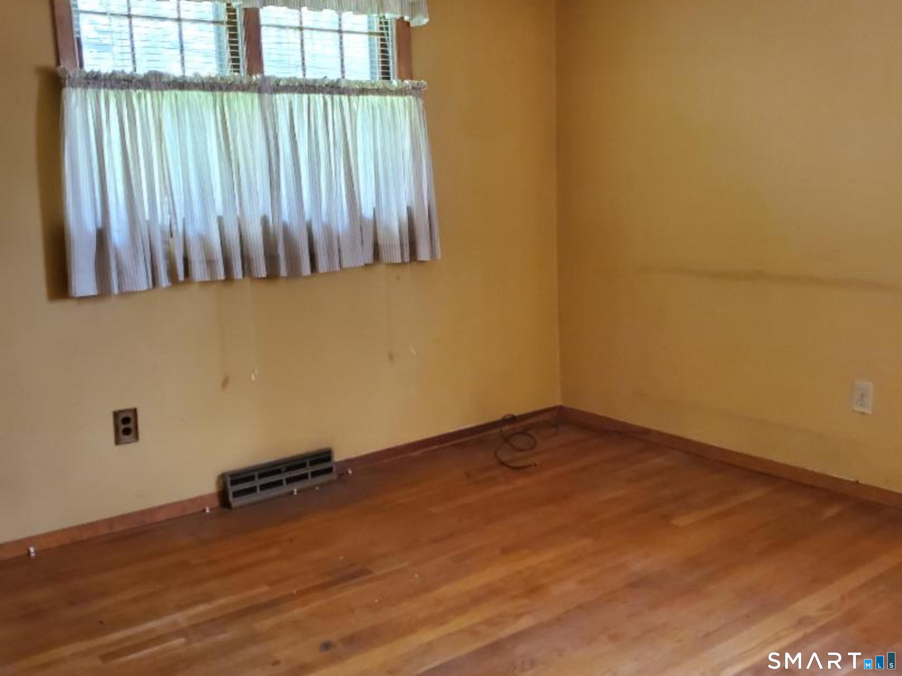 65 Vernon Road East Hartford CT 06108