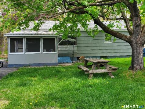 65 Vernon Road East Hartford CT 06108