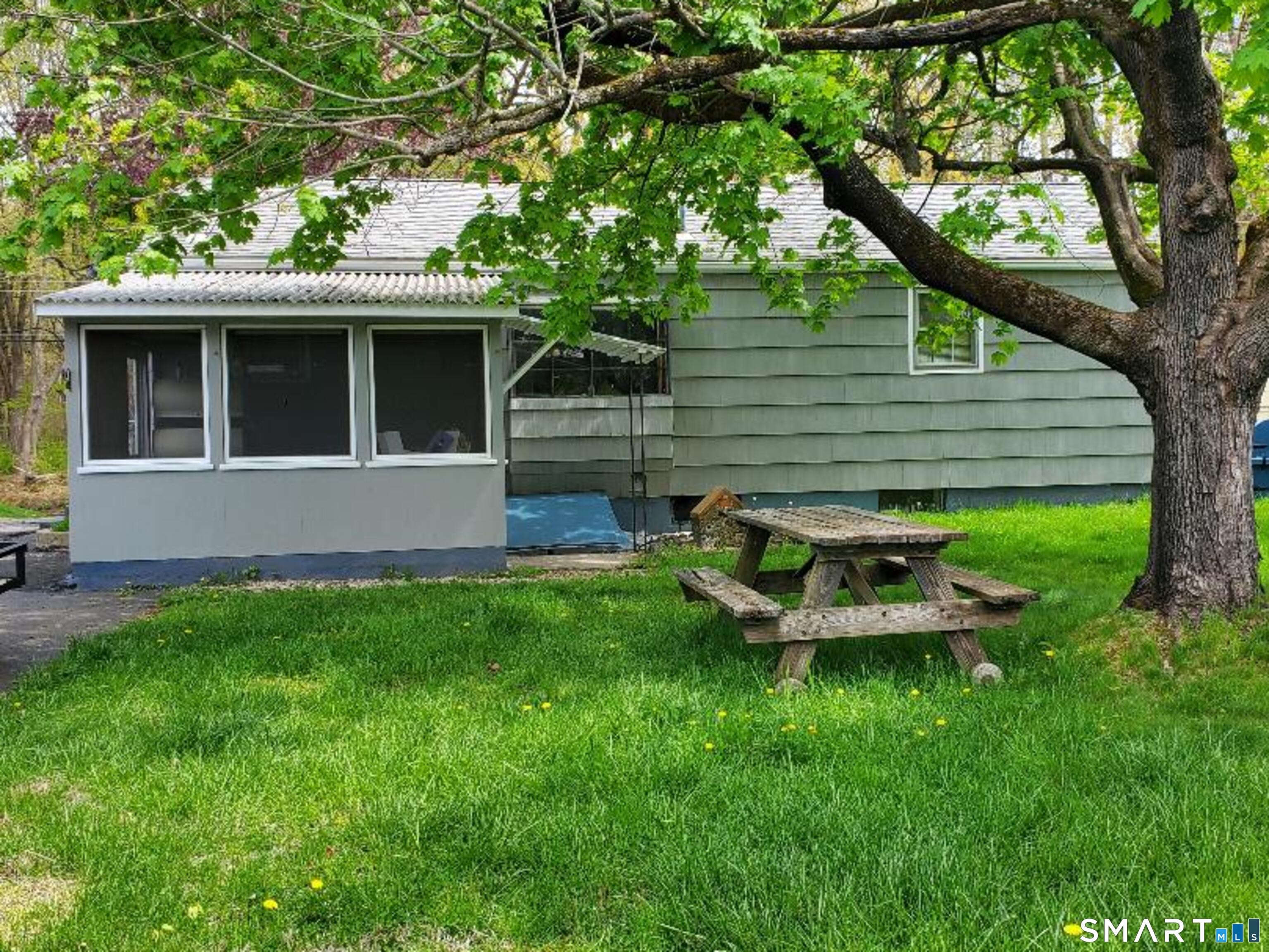 65 Vernon Road East Hartford CT 06108