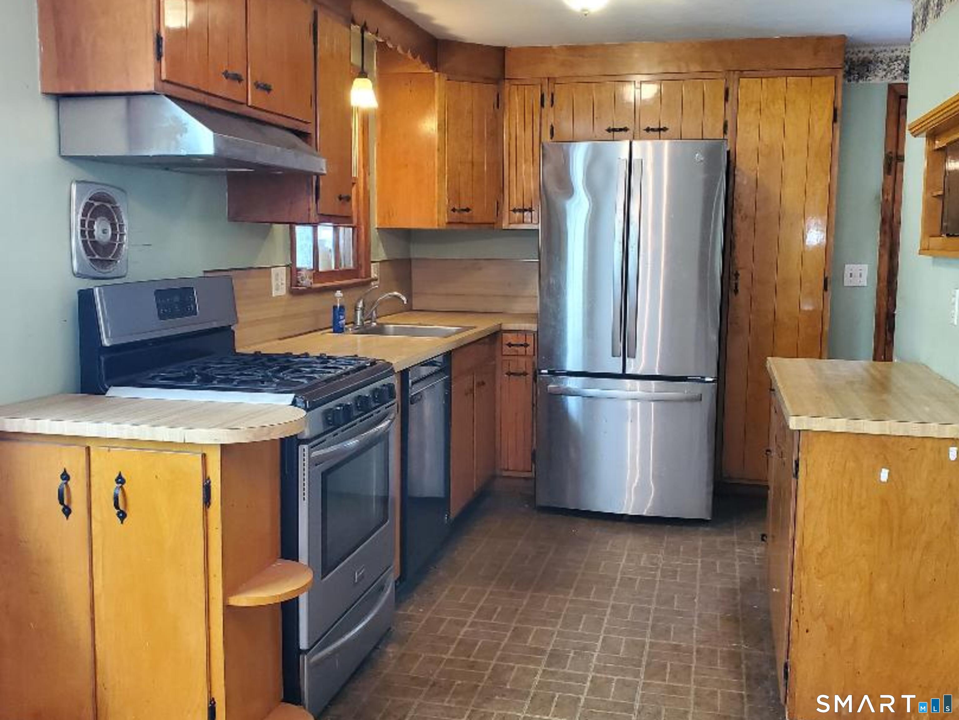 65 Vernon Road East Hartford CT 06108