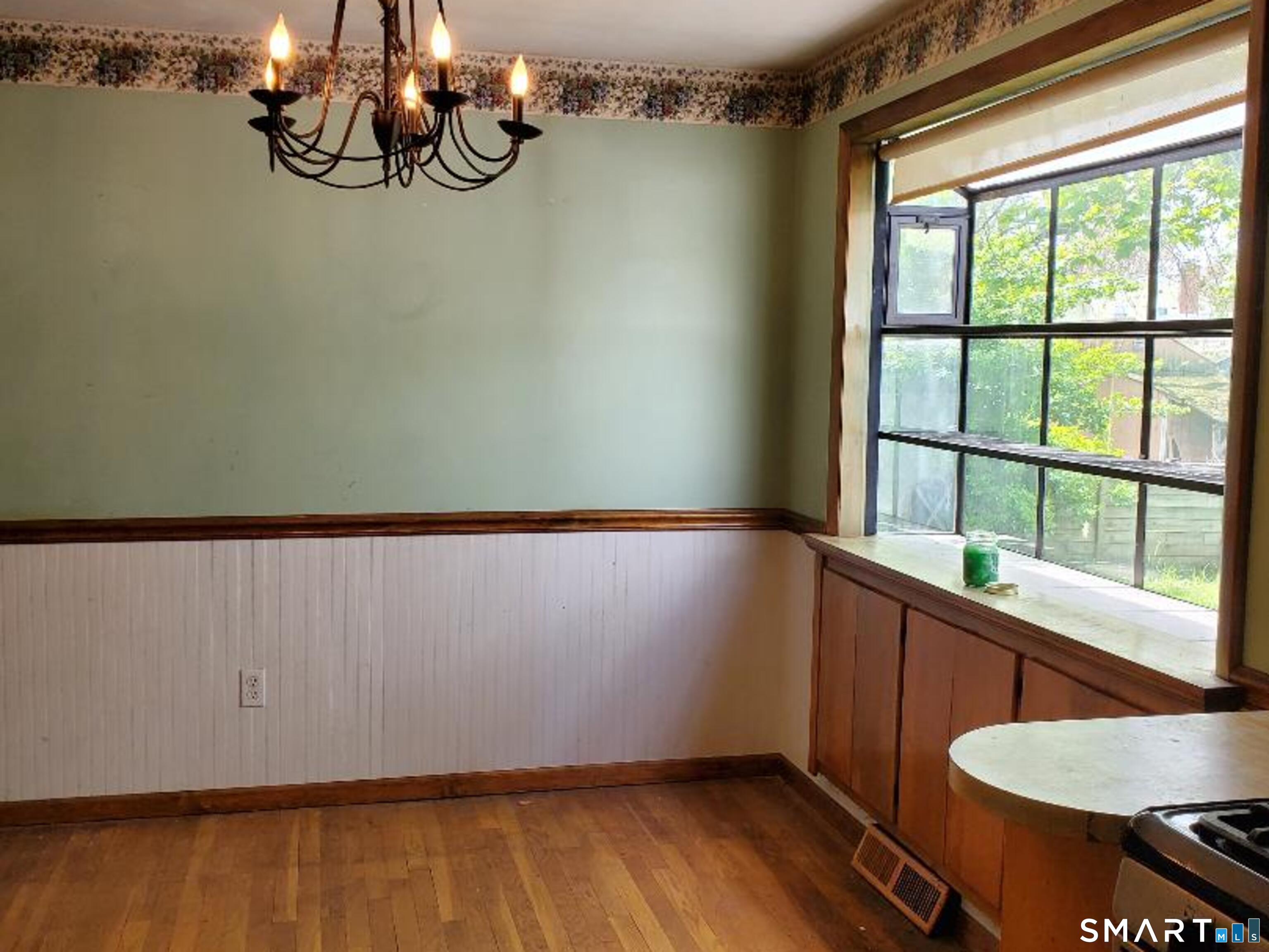 65 Vernon Road East Hartford CT 06108