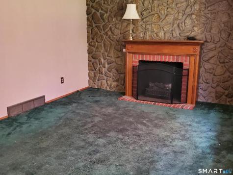 65 Vernon Road East Hartford CT 06108