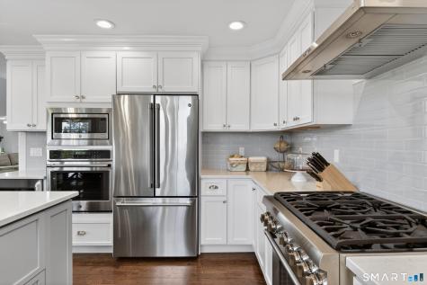 12 Howe Place Milford CT 06460