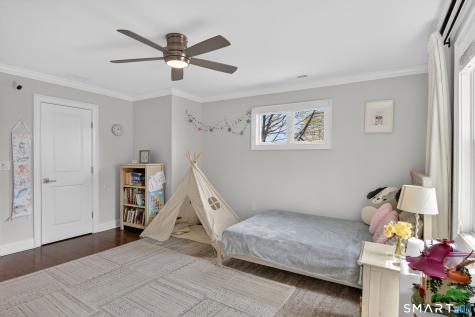 12 Howe Place Milford CT 06460