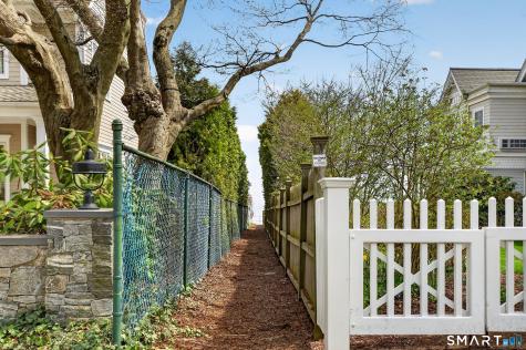 12 Howe Place Milford CT 06460