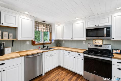 24 Bailey Avenue Wallingford CT 06492
