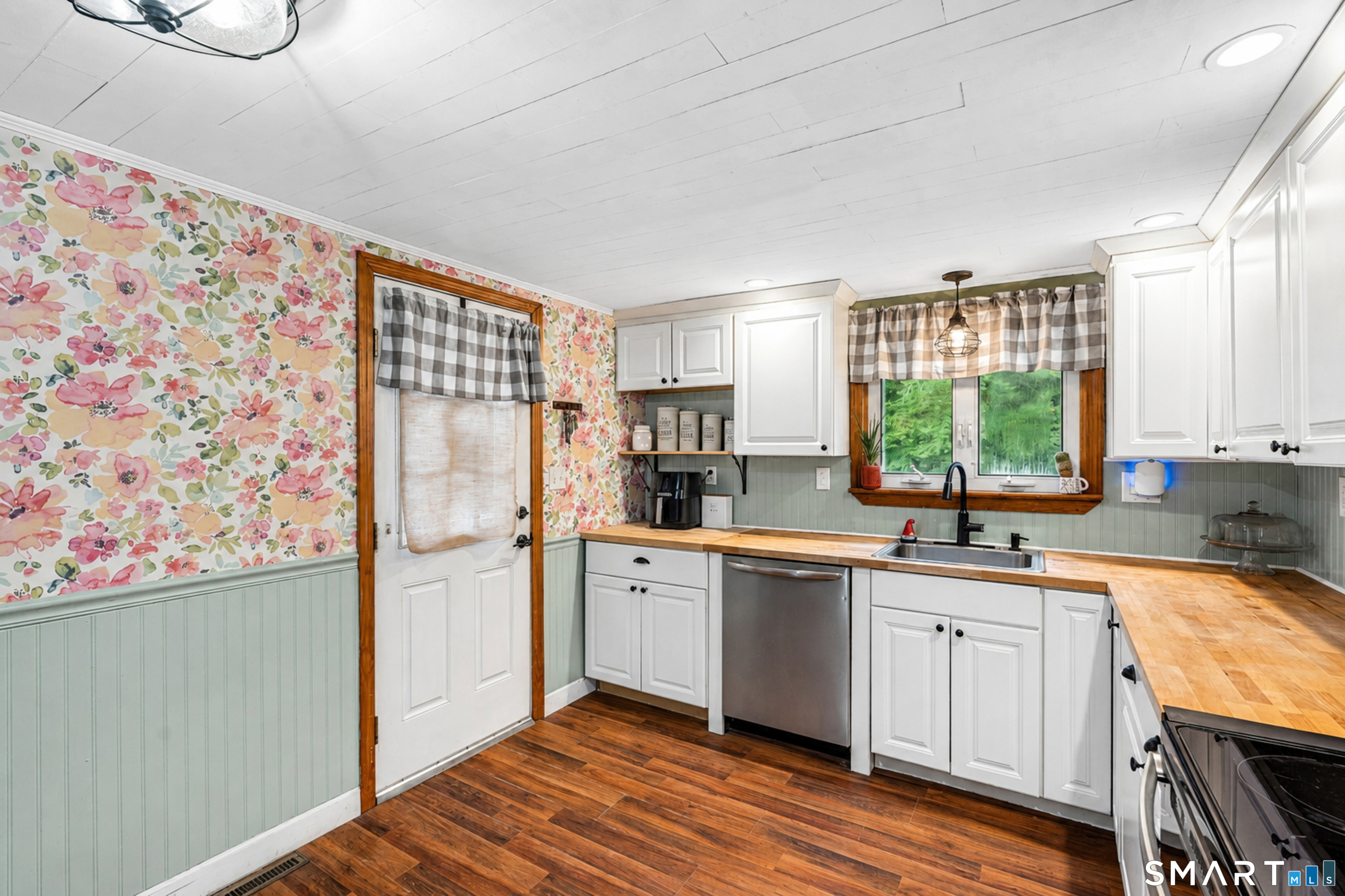 24 Bailey Avenue Wallingford CT 06492